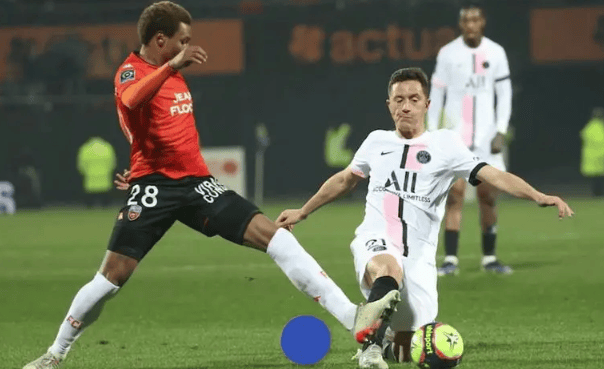 关于里昂客场逼平南特,法甲榜首大战无结果的信息 关于里昂客场逼平南特,法甲榜首大战无结果的信息