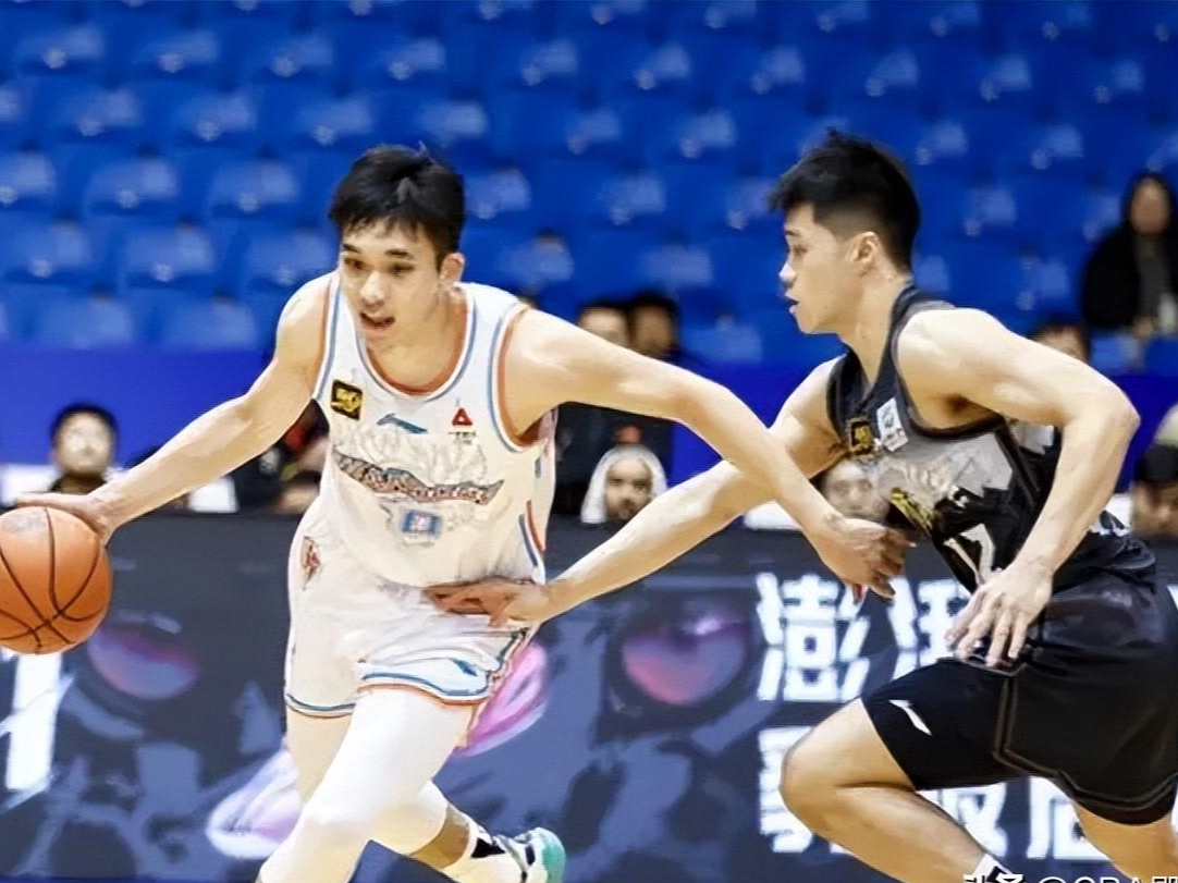山东男篮大胜,士气高涨冲击前列 山东男篮大胜,士气高涨冲击前列