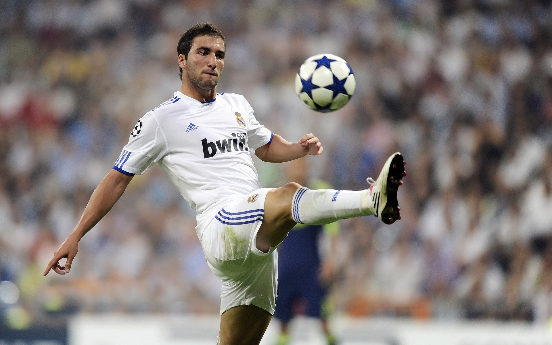 巨星与团队，姆巴佩的悬念终结与沙特的碾压哲学