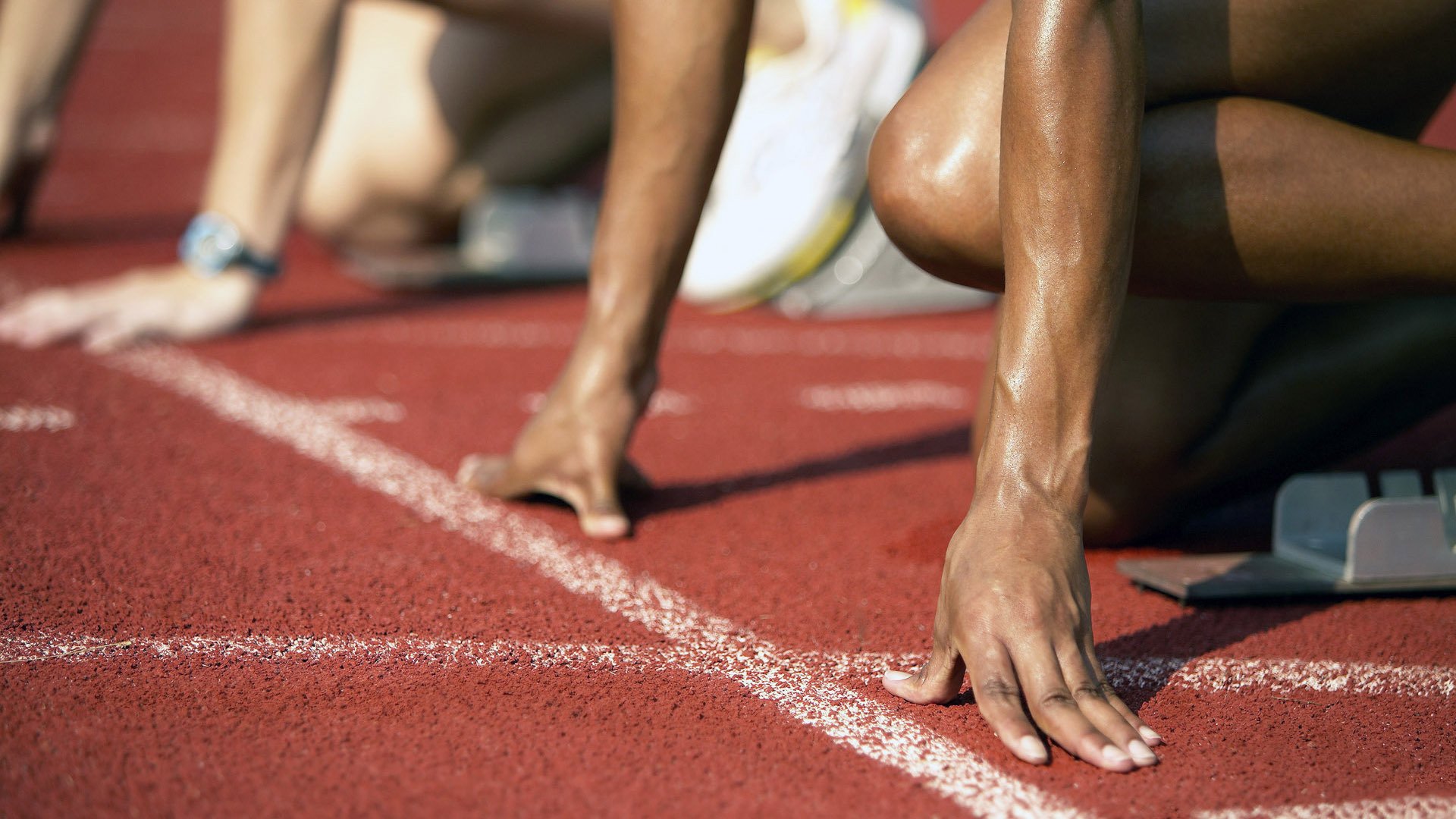 赛道与球场，F1年度争冠焦点战与吉林队强压步行者的双重奏