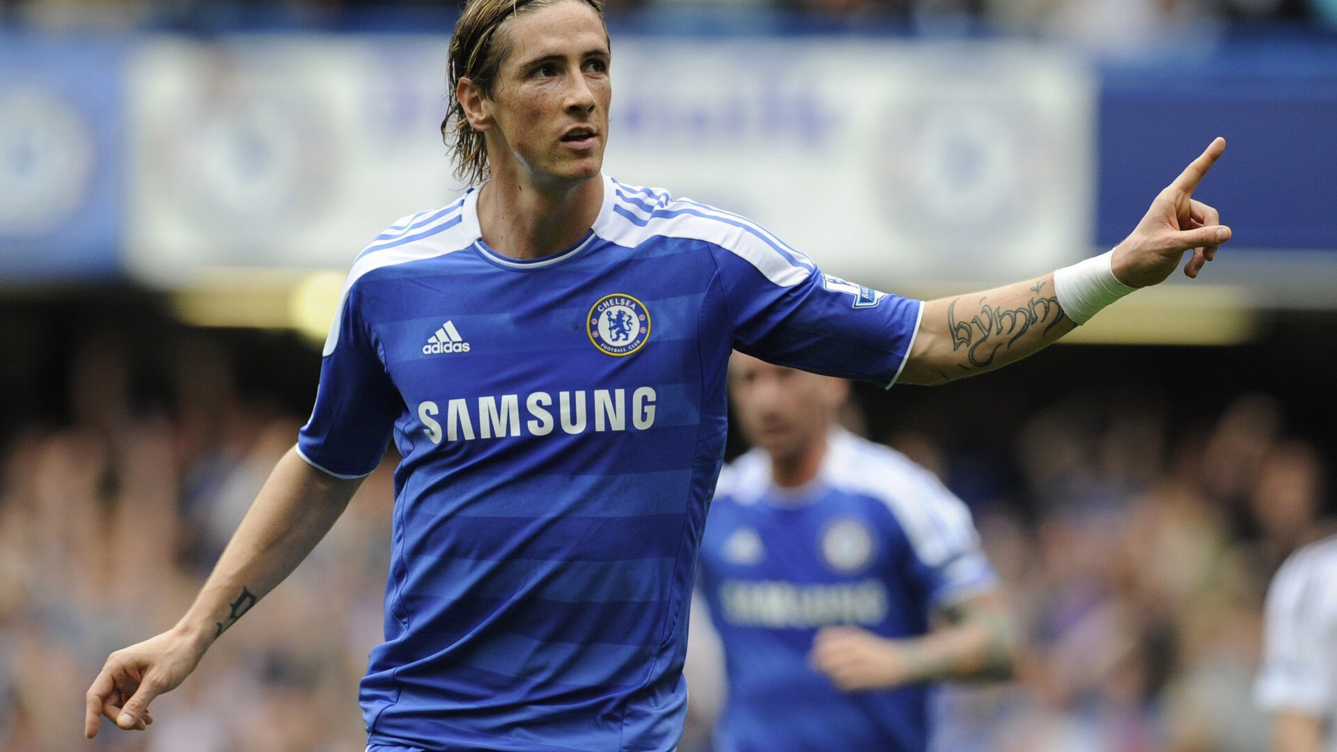 绿茵场上的双重奏,西甲德比战火重燃,里昂欧战击碎芬兰神话