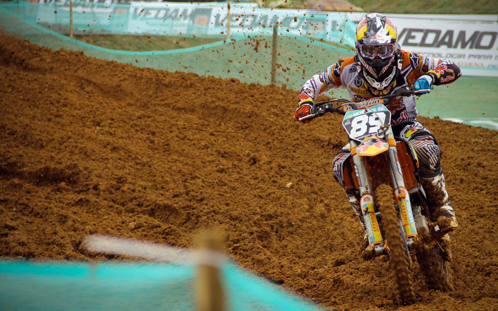 DB电竞多赛事平台-绿茵场上的亚洲风暴,韩国绝境逆袭葡萄牙,张本智和跨界惊艳世界