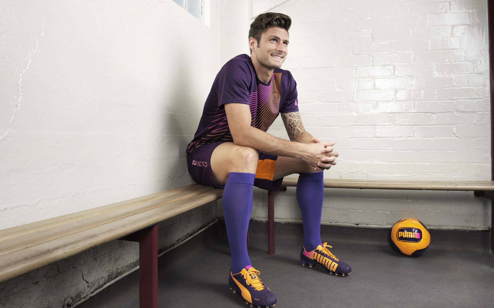 多特蒙德横扫曼联，姆巴佩惊艳四座，一场颠覆欧洲足坛格局的夜晚